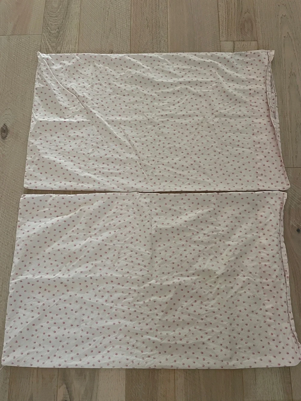 Shabby Chic Floral Set of 2 Pink Pillow cases